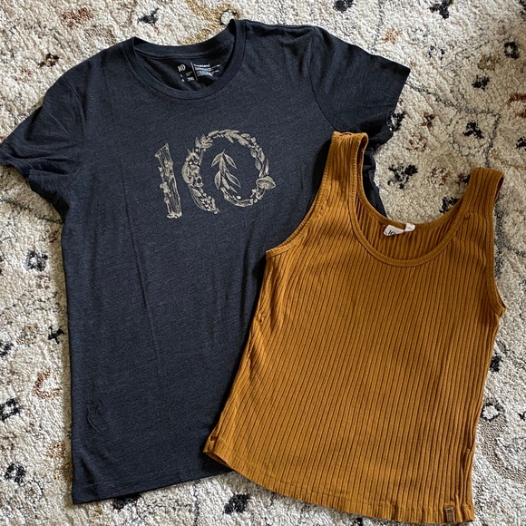 tentree Tops - TenTree T-shirt tank bundle